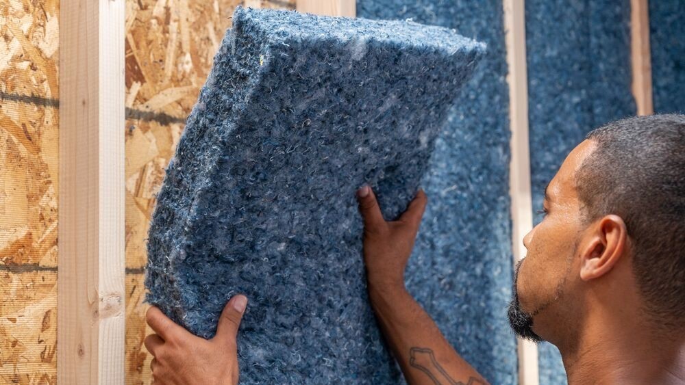 再生牛仔布隔熱材料崛起,建商收購推動市場新契機